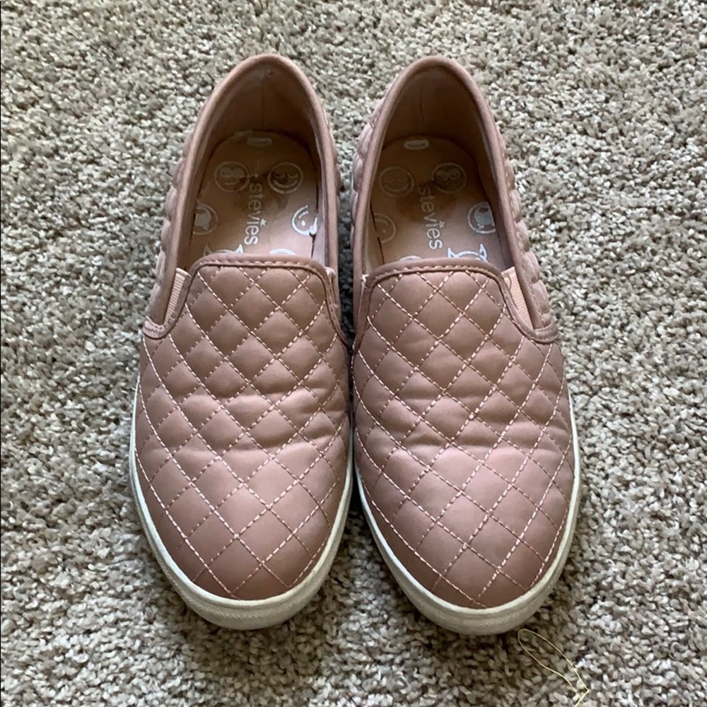 🎈 DONATED 🎈 casual kids sneakers